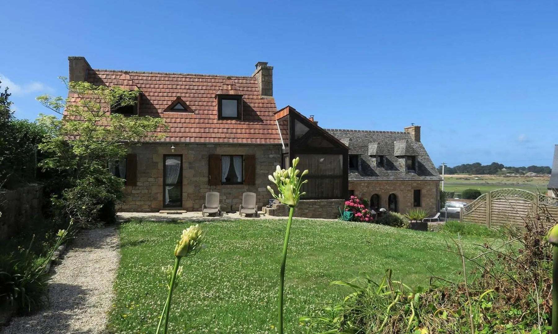Maison Bretonne Exposee Sud Avec Jardin A 50M De La Baie Ste Anne A Tregastel - Ref 44 0*,  フランス